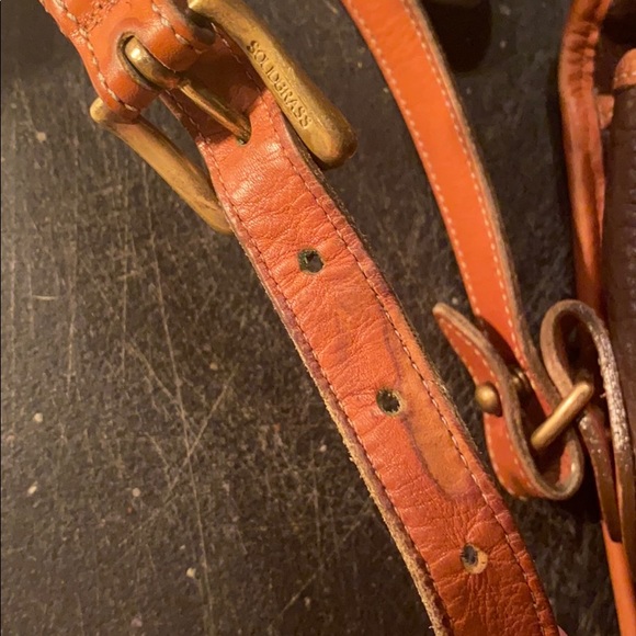 Vintage 1992 Dooney & Bourke Surrey Crossbody Bag Camel & Classic Tan Leather - Picture 4 of 16